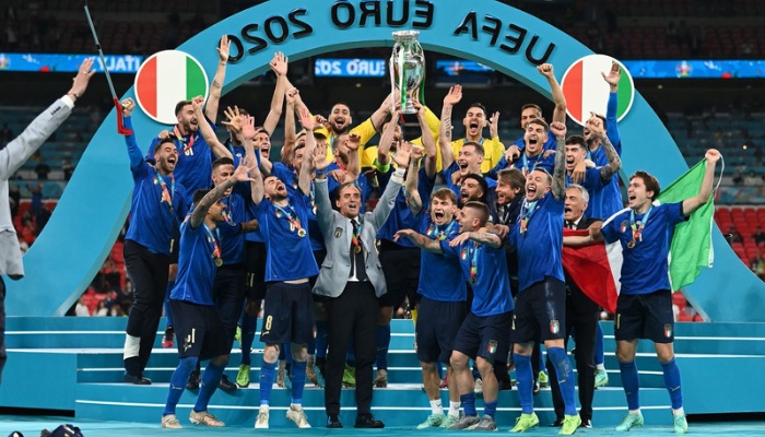 hình ảnh đội tuyển Italia vô địch Euro