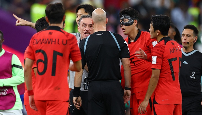 World Cup phạt bao nhiêu tiền khi nhận thẻ đỏ
